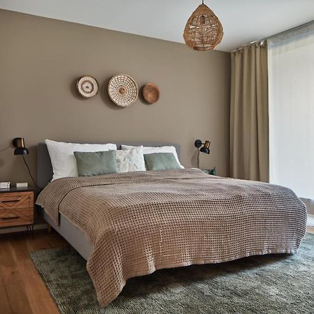 Prague Days - Stylish Apartments With Terrace - Parking - Quiet Area Bagian luar foto