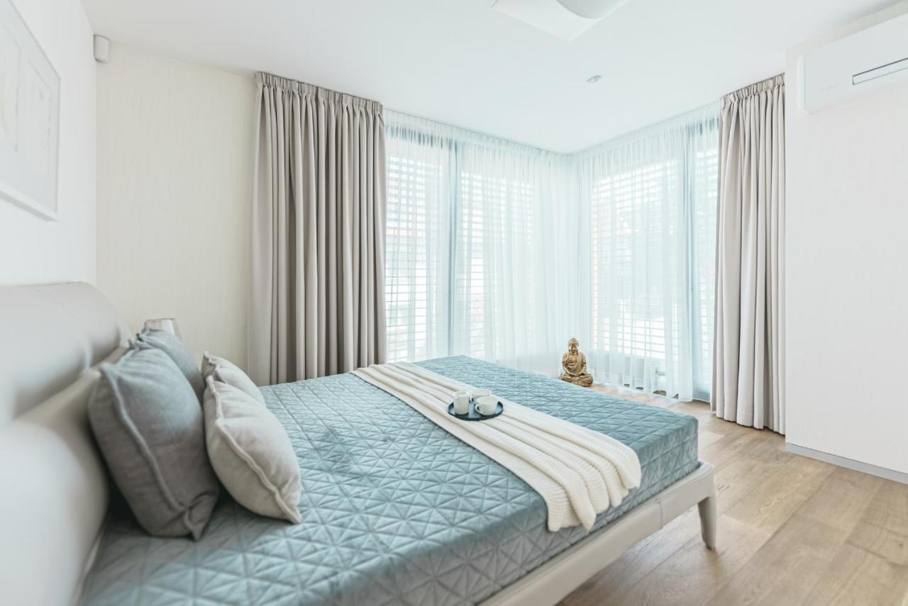 Prague Days - Stylish Apartments With Terrace - Parking - Quiet Area Bagian luar foto